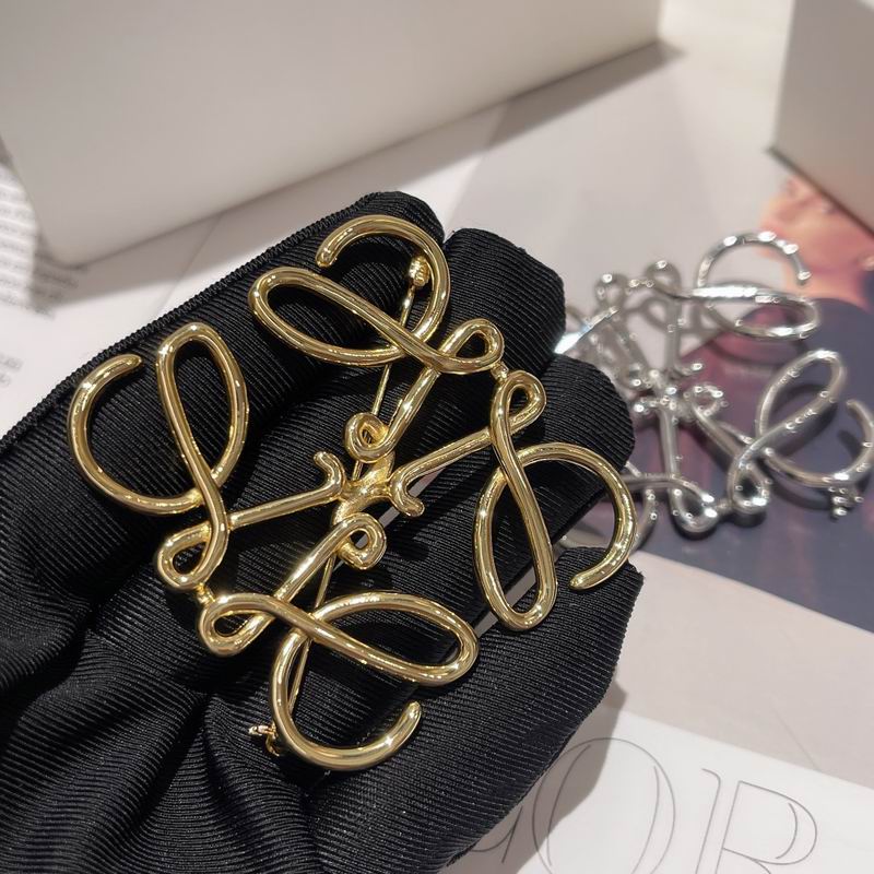Loewe brooch 11lyw10